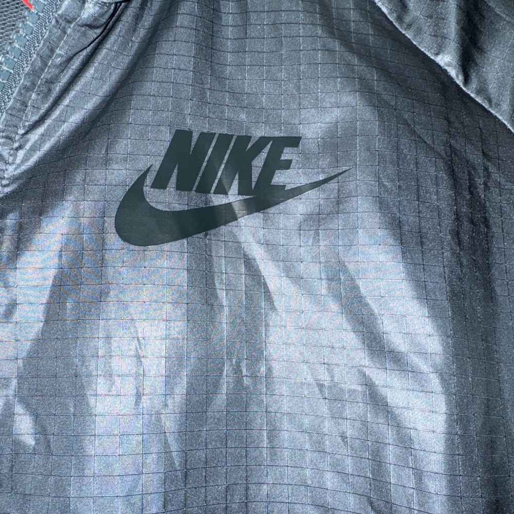 Nike Windrunner Windbreaker Jacket Hooded Full Zip Green 804947 Women's L  NWT - Picture 3 of 13